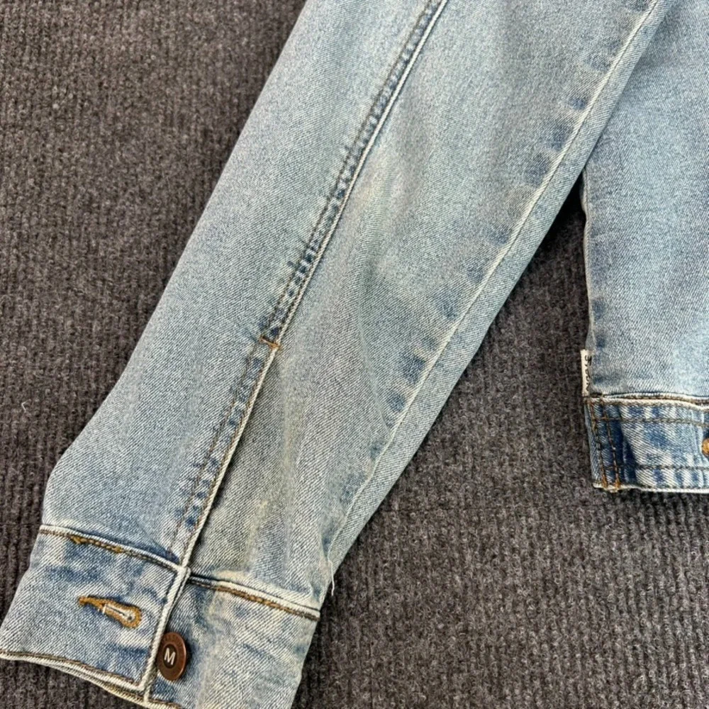 Max Studio Women's Jean Jacket Blue Distressed Stretch Y2K Grunge Streetwear - L - Picture 11 of 16